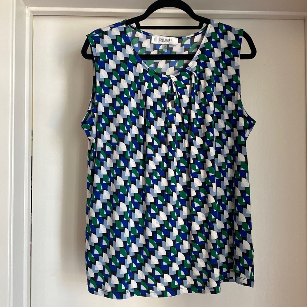 Jones Studio 1X very stretchy top. Worn once